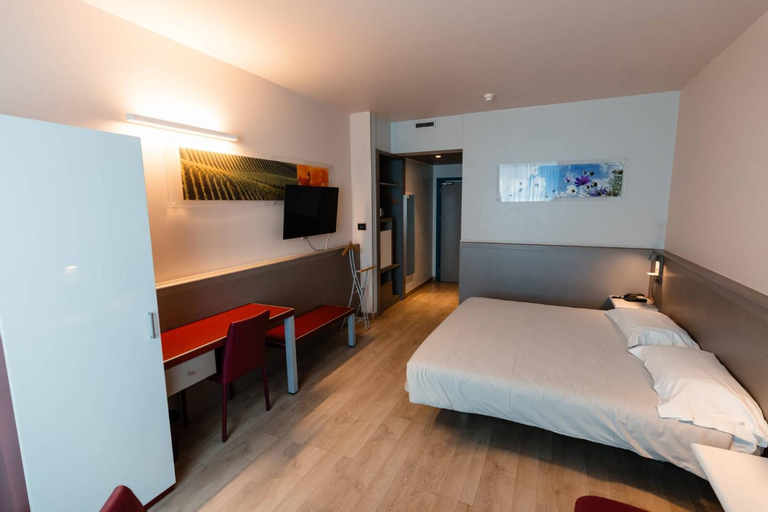 Bedroom 13