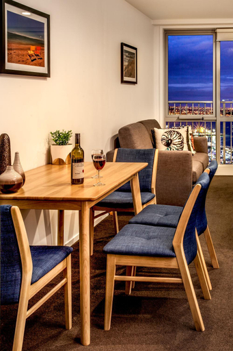 Others 4, Barclay Suites Auckland, Waitakere