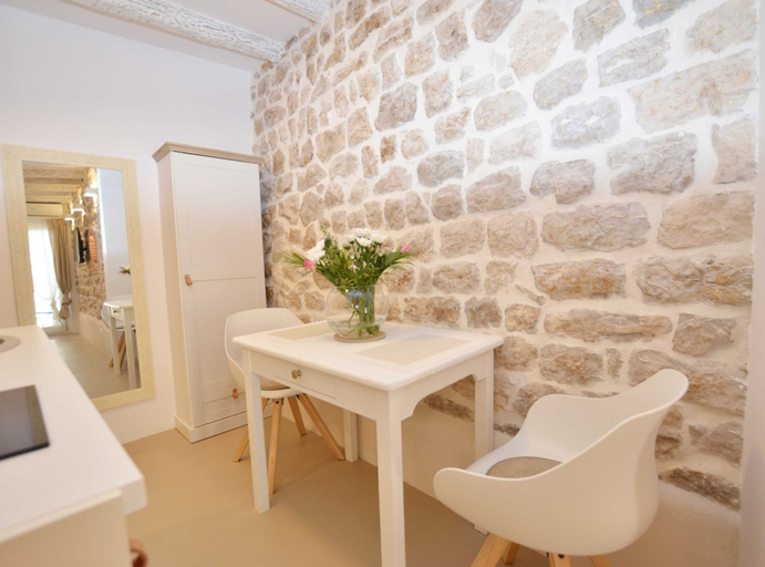 Others 5, Chic and Stylish Old Town Rovinj Apartment, Rovinj