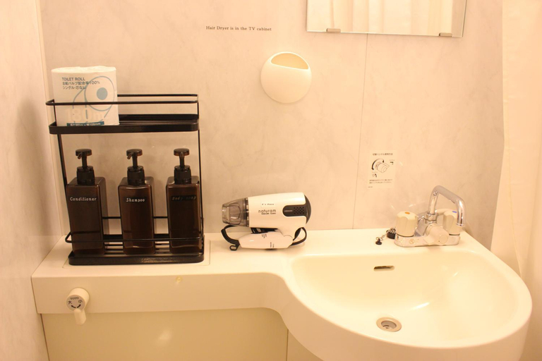 Bathroom 14