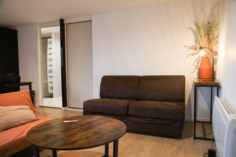 Others 5, Appartement avec une chambre, Essonne