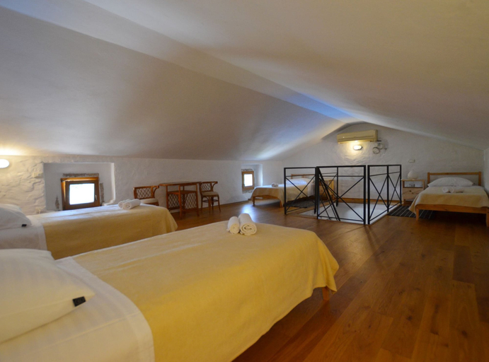 Bedroom 1, Majestic Rustical Kanfanar Villa With Pool, Kanfanar