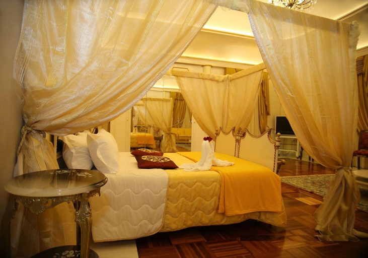 Bedroom 3, Grand Hotel Osman, Salerno