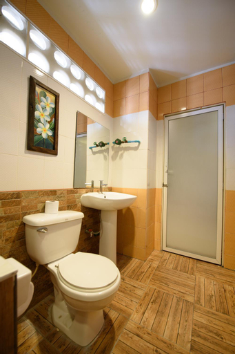 Bathroom 15