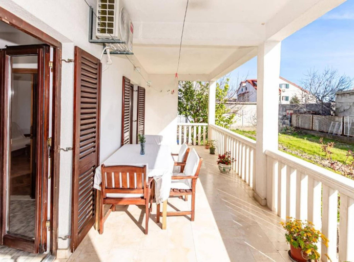 Others 4, Sunny and Sleek Apartment Kastel Novi With Terrace, Kaštela