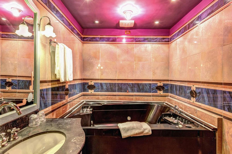 Bathroom 9