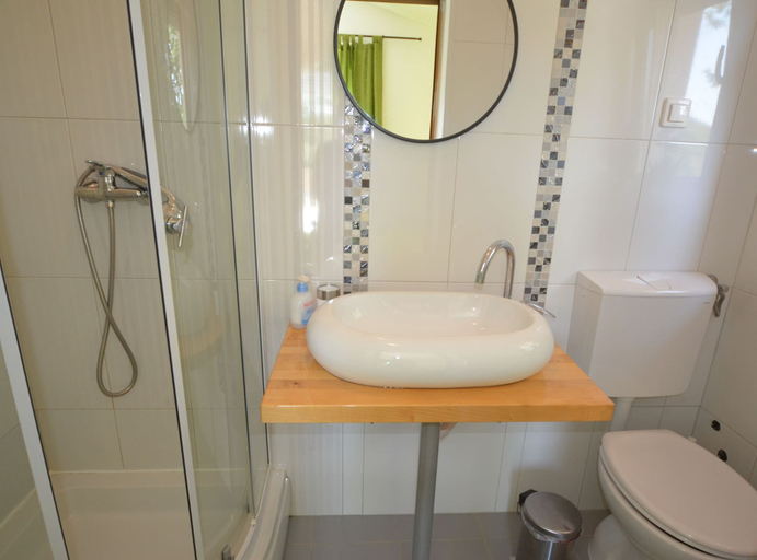 Bathroom 4, Exquisite Secluded Villa With Pool, Kanfanar