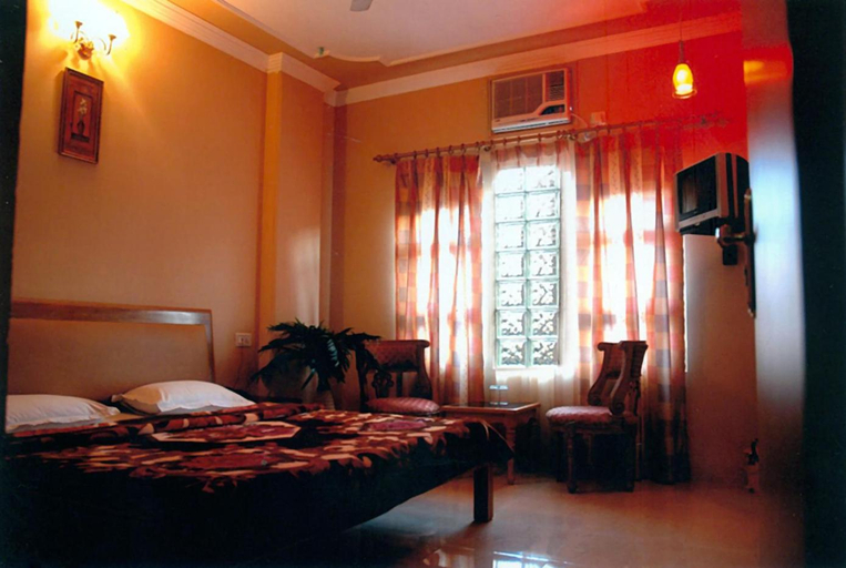 Bedroom, Hotel King, Hardwar