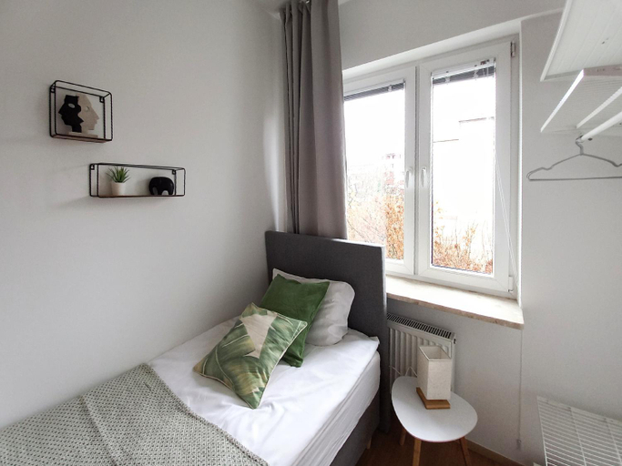 2, Warsaw Concierge Hoza Centrum, Warsaw