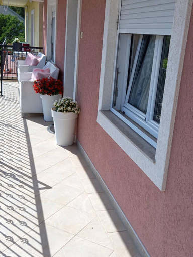Others 5, Goran Apartmani