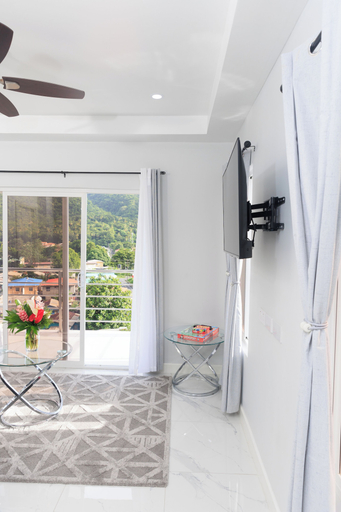 Others 5, Caldera Villas