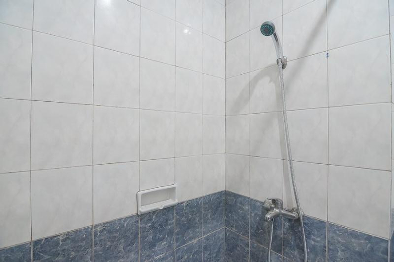 Bathroom 8