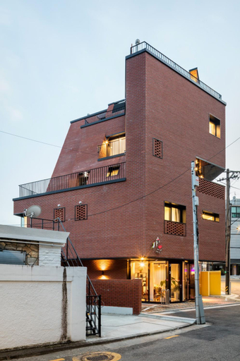 Exterior 9