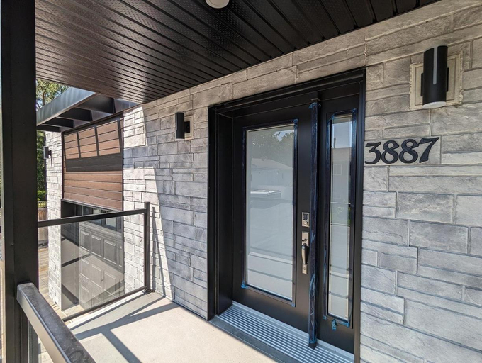 Others 3, Impeccable, modern, river view, renovated cottage, Laval