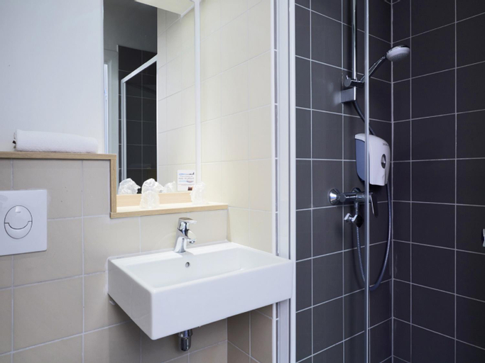 Bathroom 4