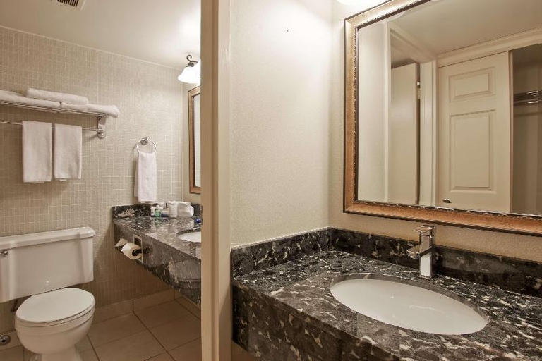 Bathroom 15