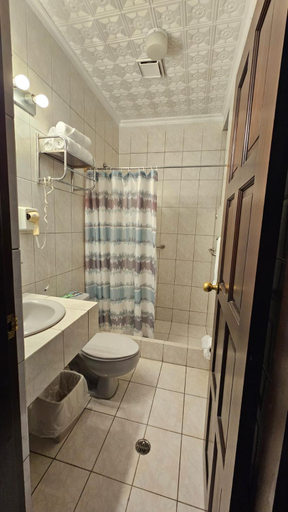 Bathroom 3, Hotel Valladolid, Heredia