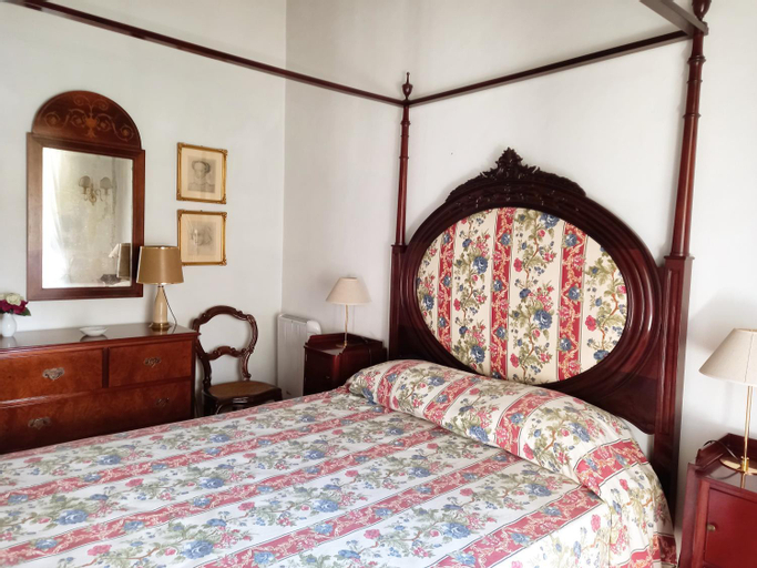 Beautiful Farm House with private pool and tennis court, Fafe