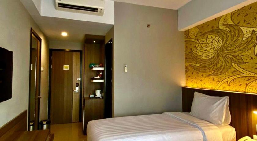 Bedroom 13