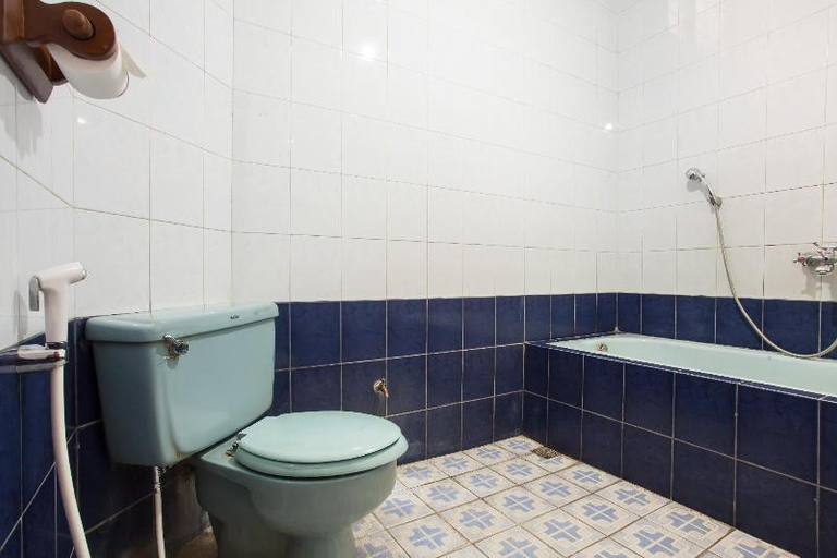 Bathroom 7