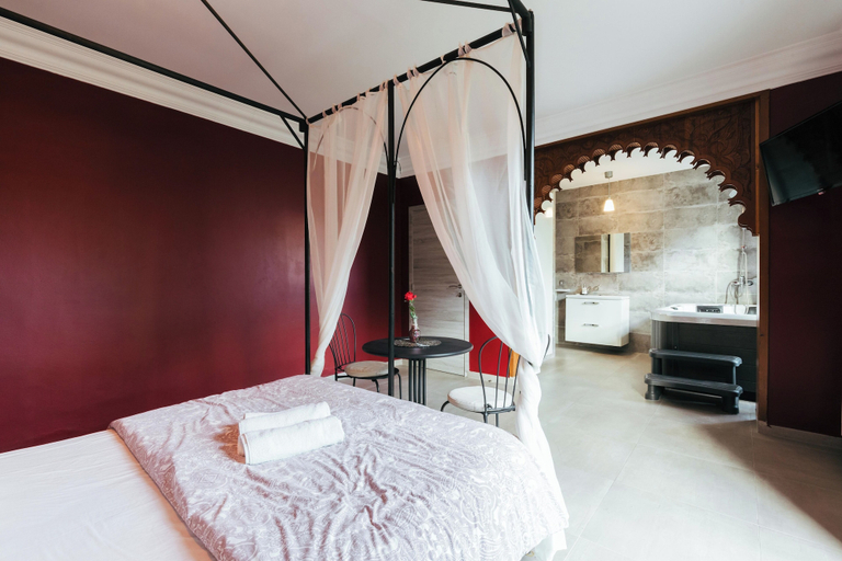 Bedroom 2, Riad Nour Hotel, Liège
