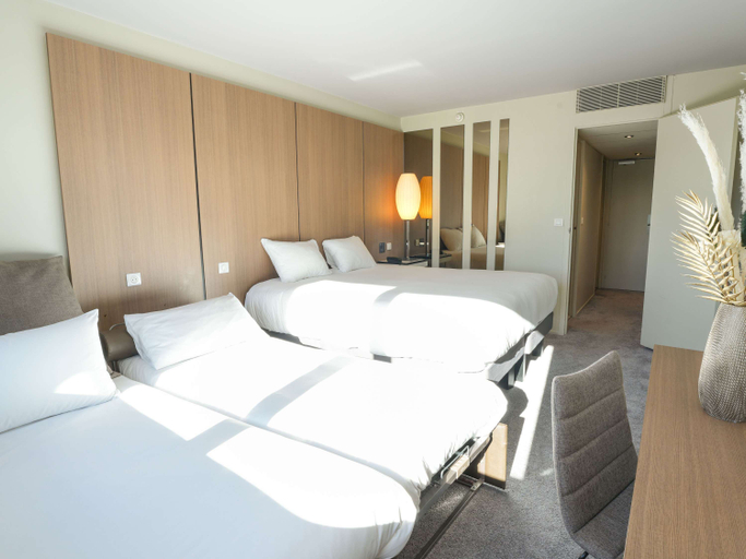 Bedroom 3, Pullman Bordeaux Lac, Gironde