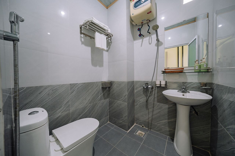 Bathroom, Casa Bonita Hotel, Cát Hải