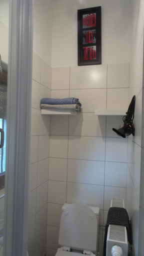 Bathroom 3, Maison LYDIE - Meuble de vacances 3 etoiles, Hainaut