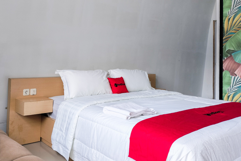 Bedroom 1, RedDoorz @ Wale Christian Minahasa Utara, North Minahasa