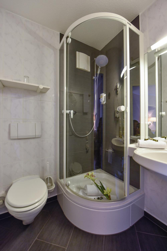 Bathroom 8