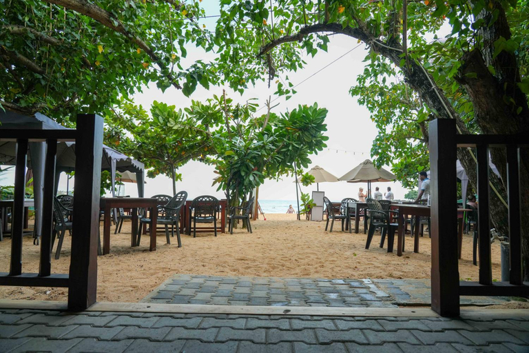 Food & Drinks, Ocean's Eye Apartments, Habaraduwa
