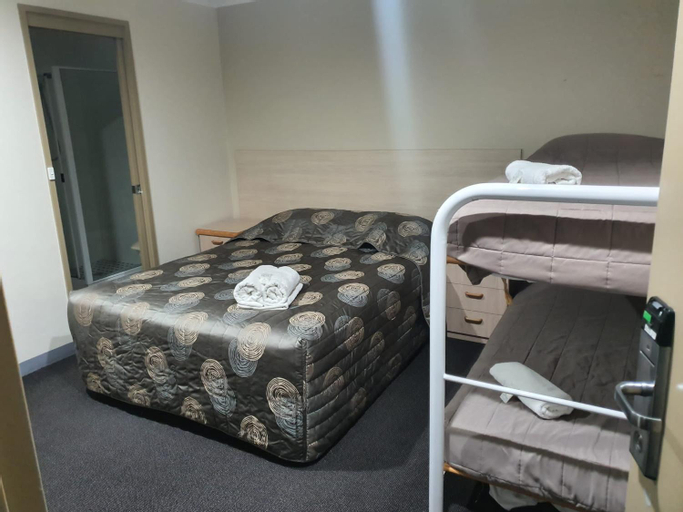 Bedroom 3, Kambah Inn, Canberra