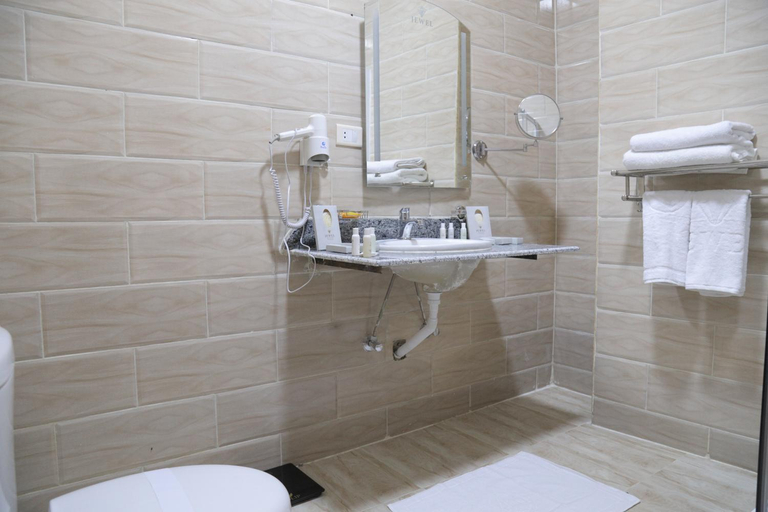 Bathroom 5, Jewel Fayed Hotel, Fa'id