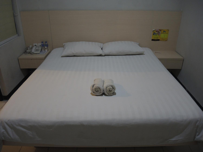 Bedroom 12