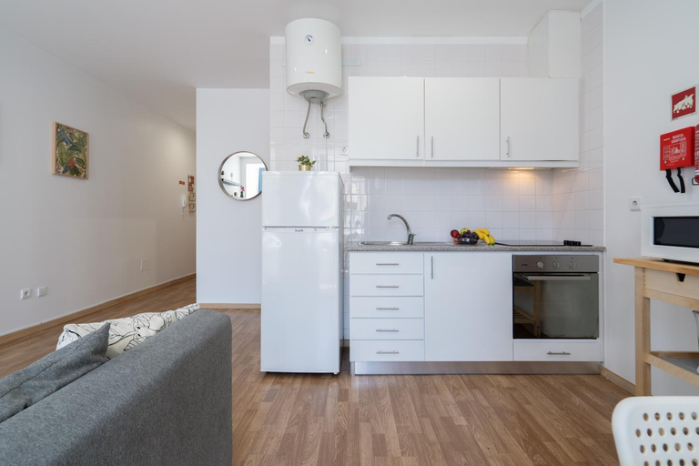 Others 5, Host Wise - Colorful Fresh Flats - Batalha, Porto