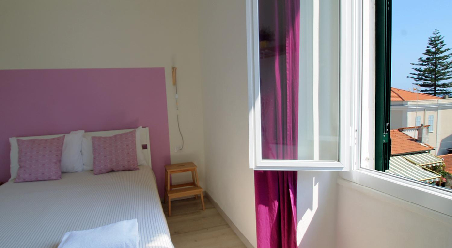 Others 2, Hotel Elandra, Imperia