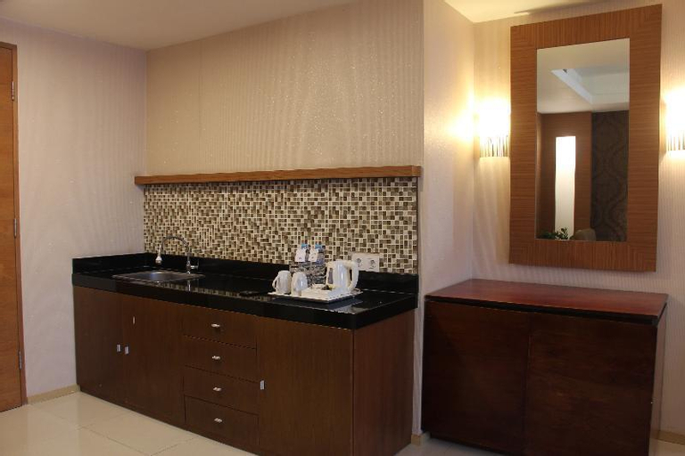 Dining Room 10