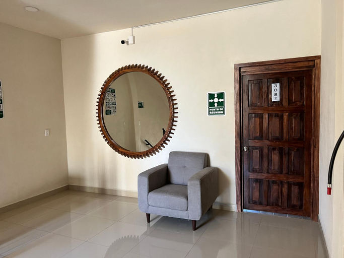 Others 5, Hotel Reforma, Tuxpan
