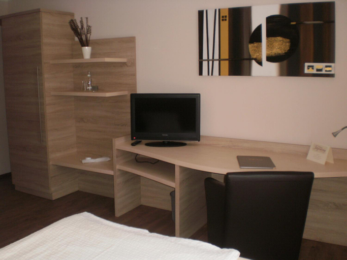 Bedroom 24