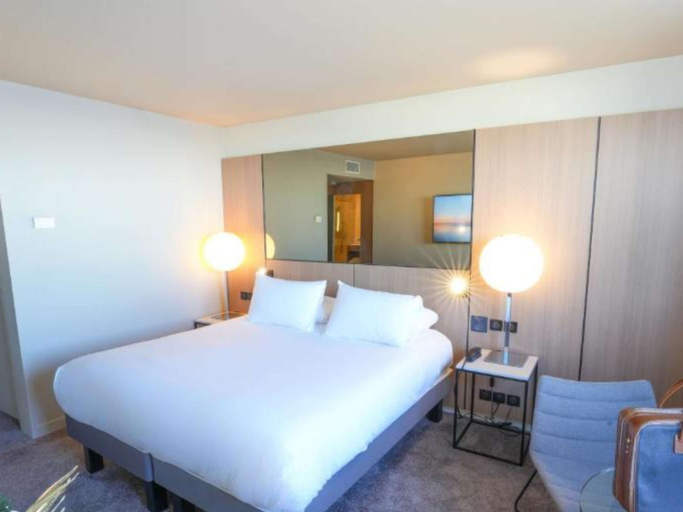 Bedroom 3, Pullman Bordeaux Lac, Gironde