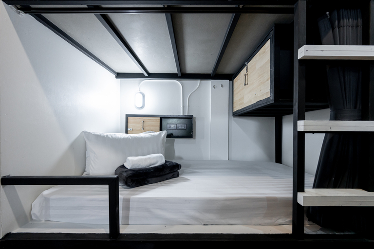 Bedroom 3, Vibes Hostel Bangkok, Wattana