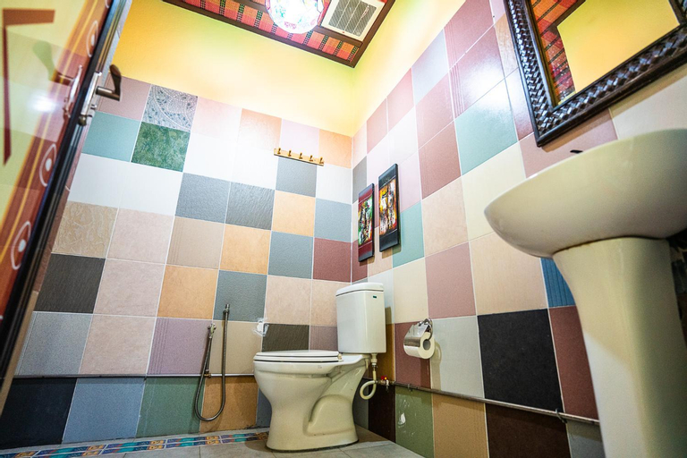 Bathroom 20