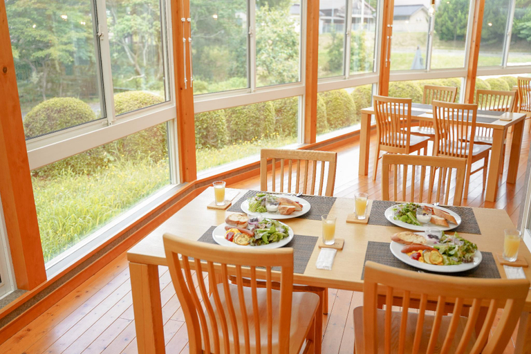 Others 2, Hoshizora Pension Comet, Ibara