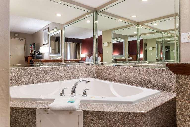 Bathroom 17