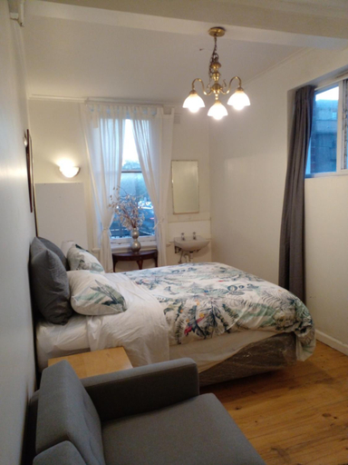 Bedroom 4, Fawkner Mansions Heritage Hotel, Melbourne