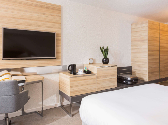 Bedroom 3, Novotel Strasbourg Centre Halles, Bas-Rhin