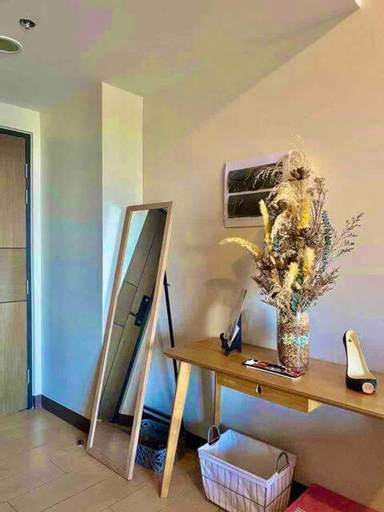 Others 5, Condo Unit in BGC Taguig Manila with FREE Covered Parking & WiFi, Taguig