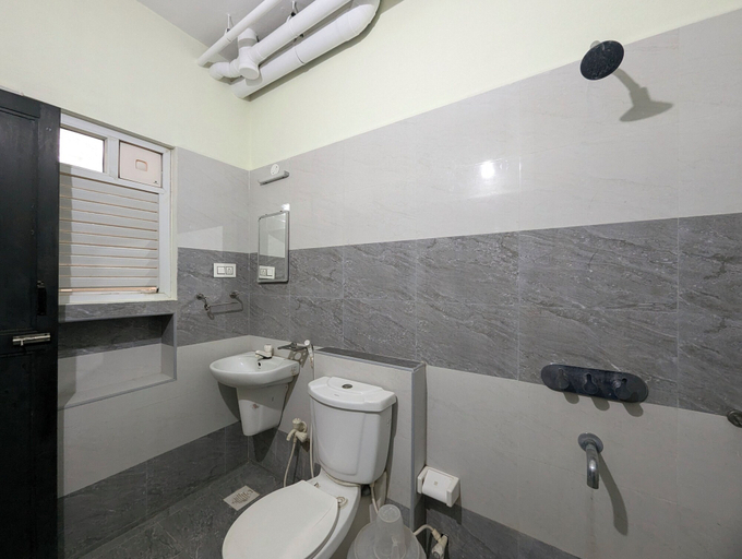 Bathroom 3, RBS NEST, Tiruchirappalli