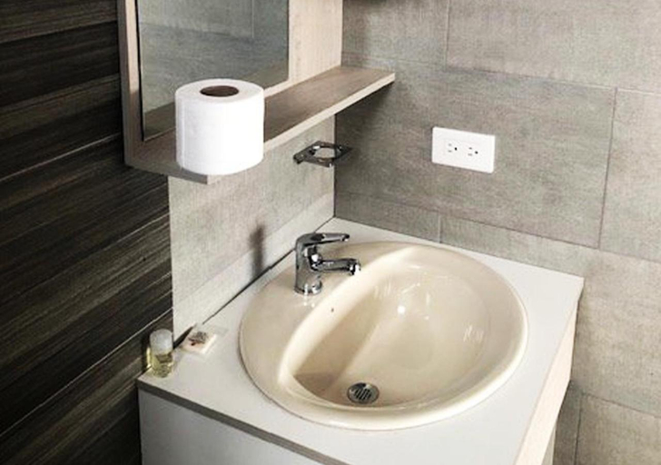 Bathroom 4, Hotel Suites La Fontana, Ambato