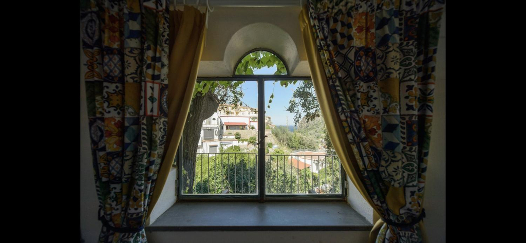 2, Villa Izzo, Napoli
